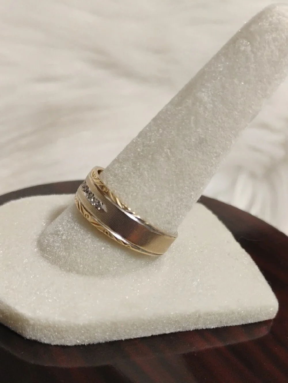 Men’s 10k Solid Gold Two-Tone Accent 5 Diamond Band